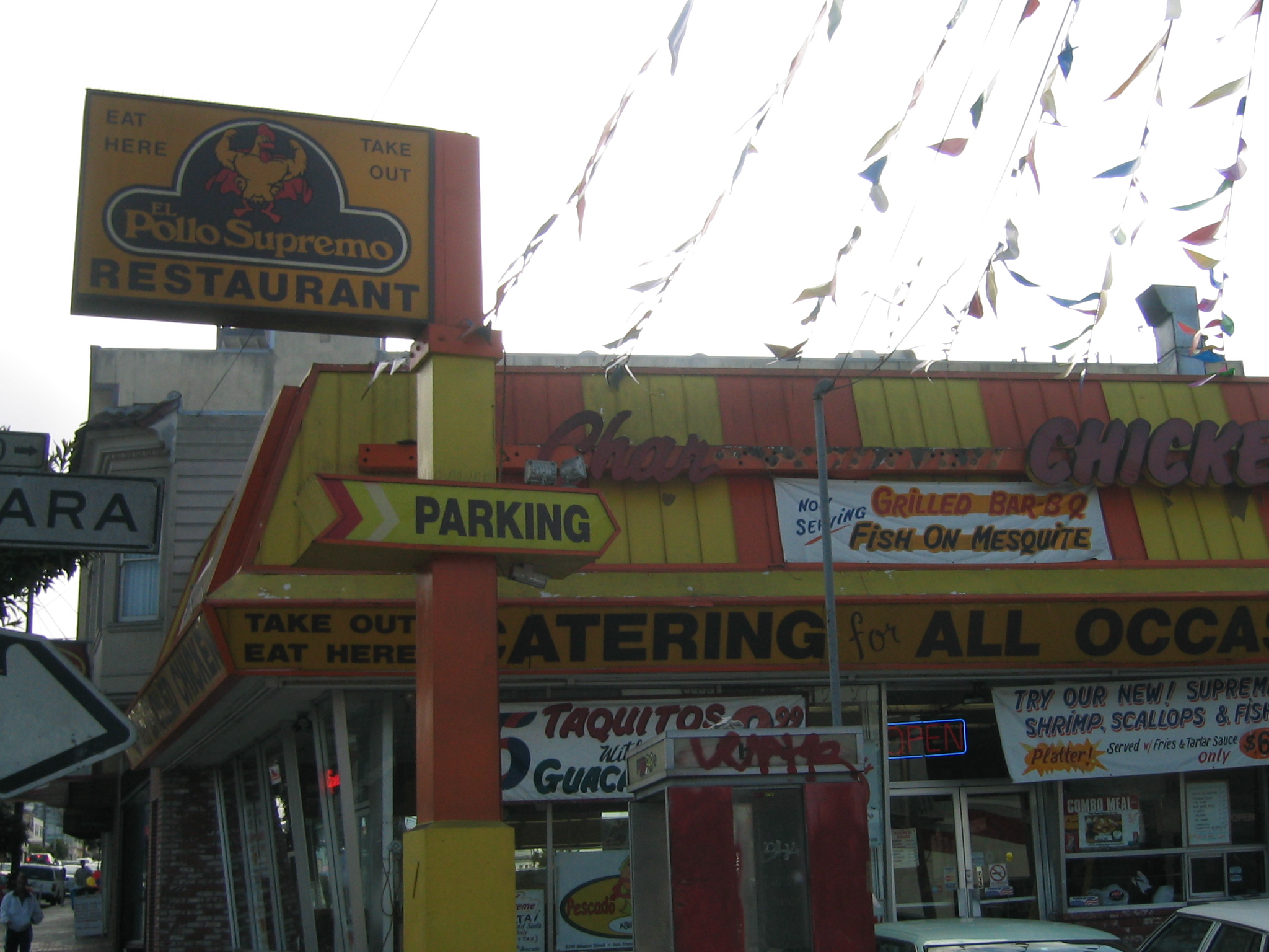 El Pollo Supremo Restaurant Sign